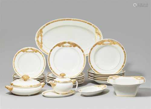 A Berlin KPM porcelain dinner service for six personsModel no. 10062. Comprising:A large oval