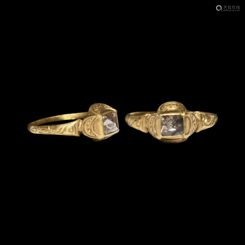 Elizabethan Gold Ring with Diamond