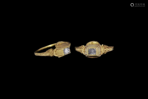 Elizabethan Gold Ring with Pyramid Diamond