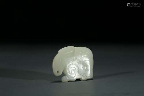 A WHITE JADE RABBIT PENDANT