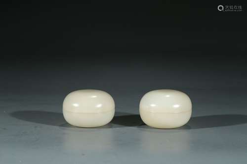 A PAIR OF TWO CHINESE WHITE JADE INK PASTE BOXES