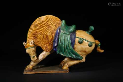 A SANCAI-GLAZED POTTERY HORSE