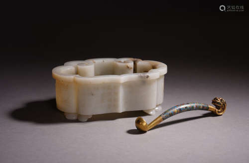 A CHINESE JADE INSCRIBED BRUSH WASHER