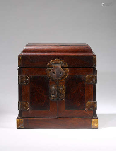 A HUANGHUALI 'BURLWOOD' TABLE CABINET