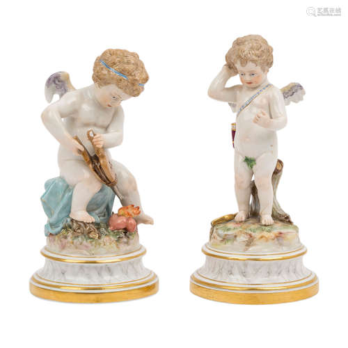 MEISSEN 2 Putti, um 1900.Entwürfe von Heinrich Schwabe: 'Amor', Modell L 118, H. ca. 18,5cm, ohne