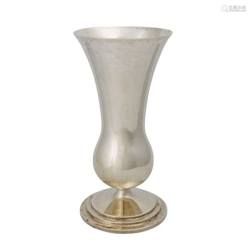 WILKENS & SÖHNE Vase, 20. Jh.runder Stand, getreppt, balusterartige Form, Marken: MZ, Halbmond,