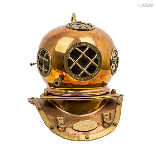 TAUCHERHELM US-NAVY DIVING HELMET Mark VReproduktion, Kupferglocke mit Messingmonturen,