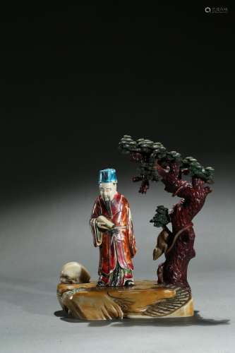 A PAINTED SHOUSHAN CARVED FIGURAL GROUP