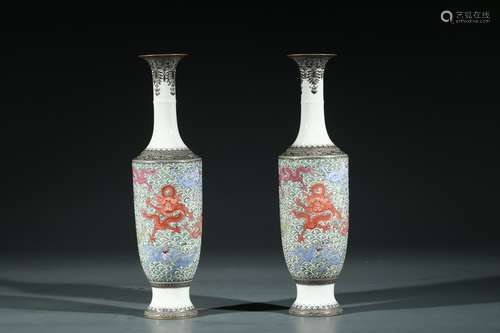 A PAIR OF CHINESE FAMILLE ROSE 'DRAGON' VASES