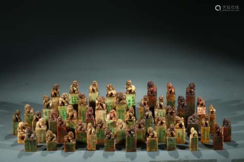 A GROUP OF CHINESE SOAPSTONE 'LION' SEALS WITH BOX