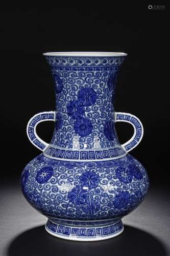 A BLUE AND WHITE 'MEDALLION' VASE WITH HANDLES