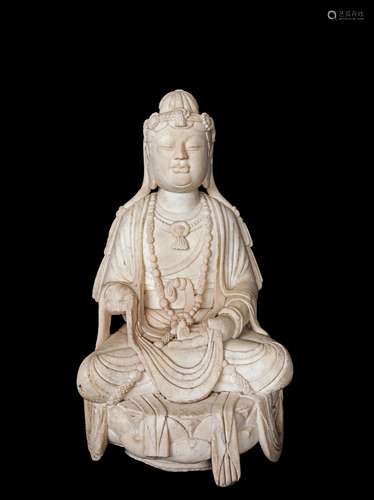 A LARGE MARBLE CARVED FIGURE OF GUANYIN