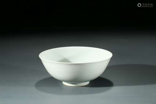 A CHINESE MONOCHROME WHITE GLAZED BOWL