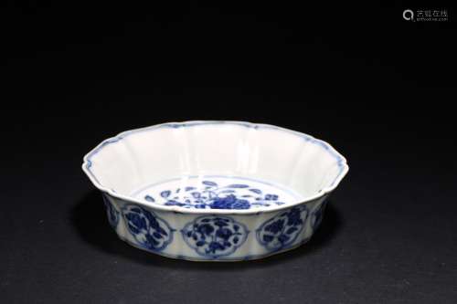 A CHINESE BLUE AND WHITE 'POMEGRANATE' BRUSH WASHER