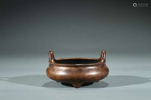 A CHINESE BRONZE CAST CENSER WITH MARK