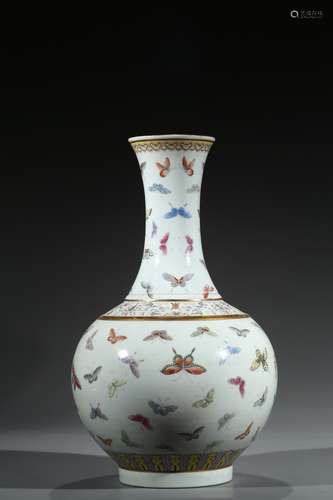 A FAMILLE ROSE ‘HUNDRED BUTTERFLIES’ VASE