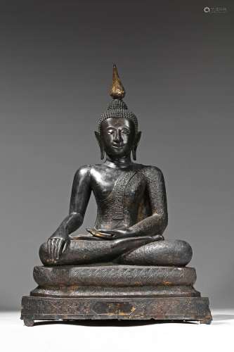 A LARGE PARCEL GILT FIGURE OF SEATED BUDDHA