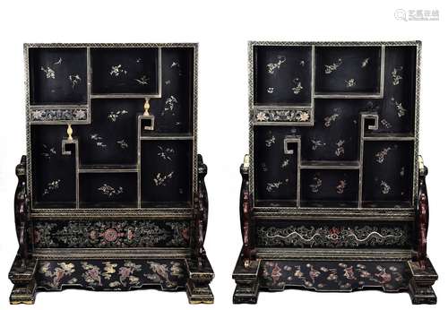 A PAIR OF GILT-PAINTED BLACK LACQUER TABLE SCREEN CABINETS