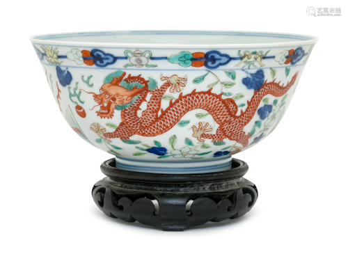 A Wucai 'Dragon and Phoenix' Porcelain Bo…