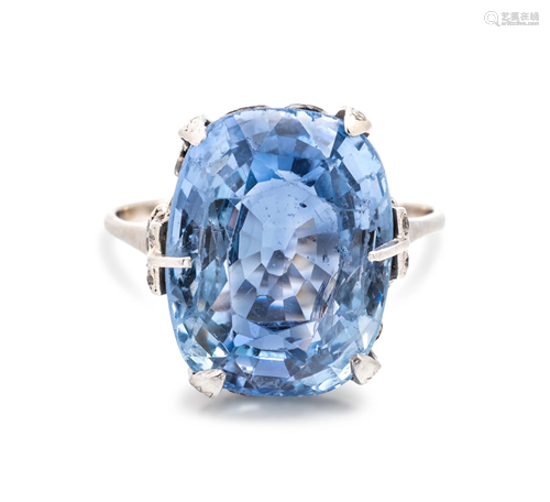 SAPPHIRE AND DIAMOND RING