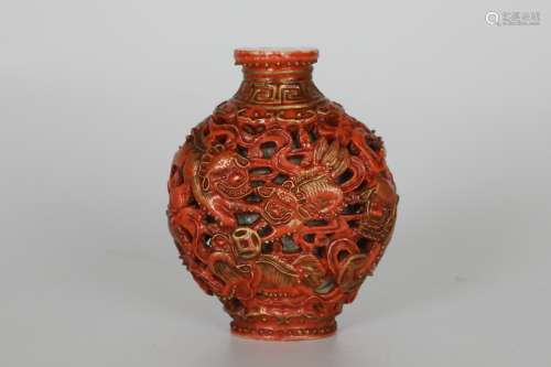 Qing Porcelain snuff bottle