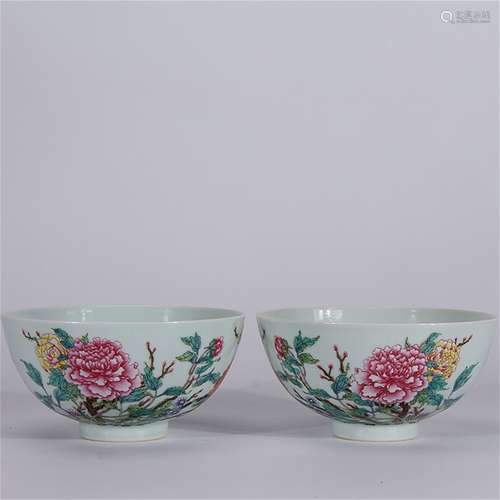 A Pair of Chinese Famille-Rose Porcelain Bowls