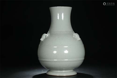 A Chinese White Glazed Porcelain Vase