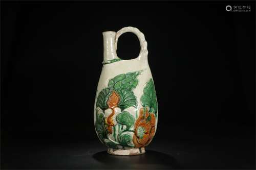 A Chinese San-Cai Glazed Porcelain Teapot