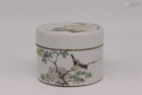 A Chinese Porcelain Ink-Pad Box with Cover