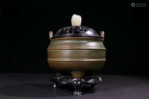 A Chinese Bronze Incense Burner