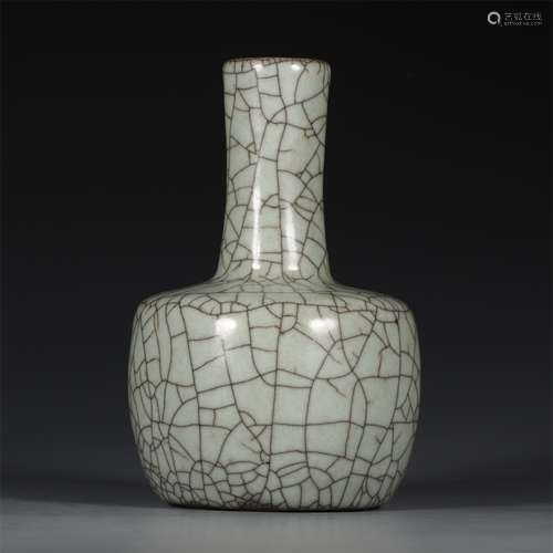 A Chinese Guan-Type Glazed Porcelain Vase