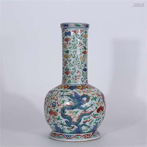 A Chinese Wu-Cai Glazed Porcelain Vase