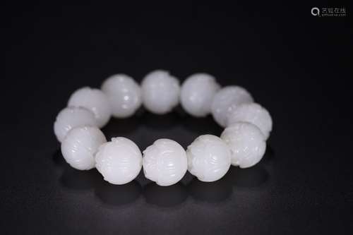 A HETIAN JADE BRACELET