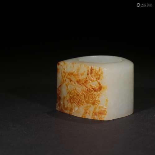 A HETIAN JADE THUMB RING