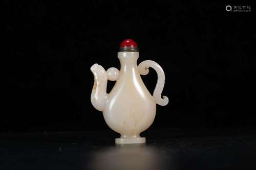 A HETIAN JADE SNUFF BOTTLE