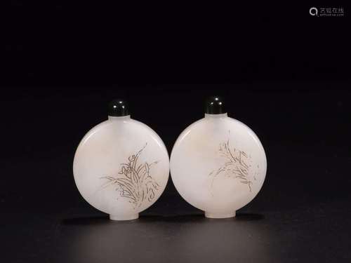 PAIR OF HETIAN JADE SNUFF BOTTLES