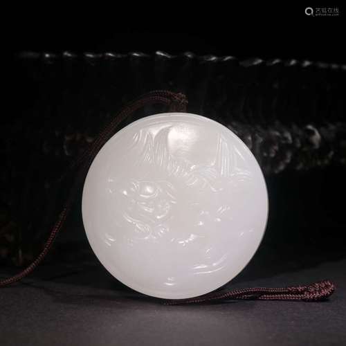 A QING DYNASTY HETIAN JADE PENDANT