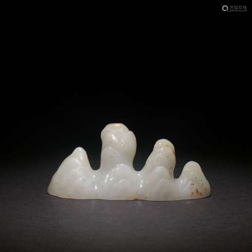 A QING DYNASTY HETIAN JADE BRUSH HOLDER