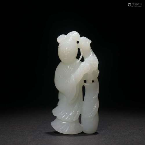 A QING DYNASTY HETIAN JADE ORNAMENT