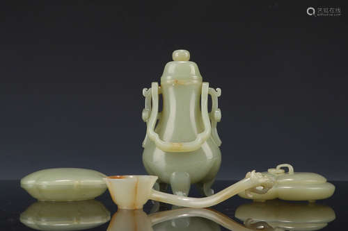 SET OF QIANLONG NIANZHI HETIAN JADE CUP&POT