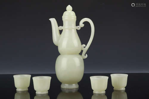 SET OF HETIAN JADE CUPS&POT