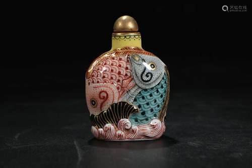 A QIANLONG NIANZHI FAMILLE ROSE SNUFF BOTTLE