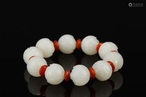 A HETIAN JADE BRACELET