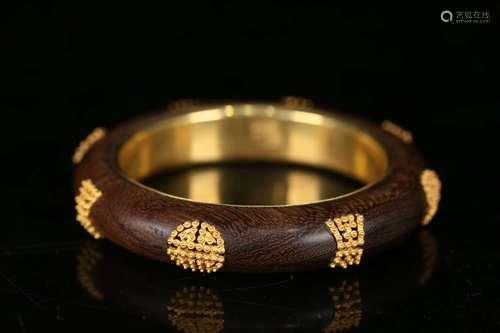 A CHENXIANG WOOD BANGLE