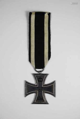 Eisernes Kreuz 1813/1914, 2. Klasse, der Kern mit vollständiger Schwärzung, Herstellermarke im