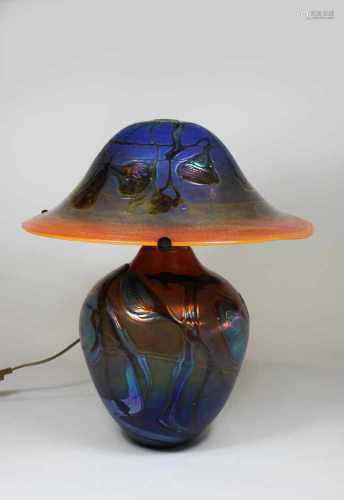 Große Glas Tischlampe von Ada Loumani (geb. 1959), orange und blau eingepudertes Glas mit bunten