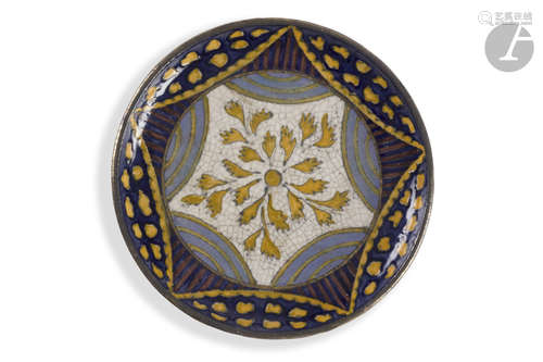 ANDRÉ METTHEY (1871-1920) Feuilles et draperies Assiette décorative circulaire. Épreuve en