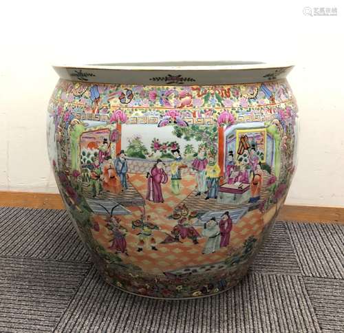 Large Chinese Famille Rose Porcelain Planter