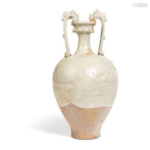 LARGE STRAW-GLAZED AMPHORA                         TANG DYNASTY