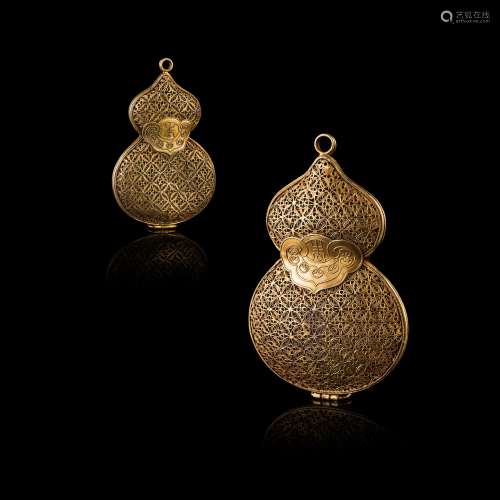 PAIR OF GILT-FILIGREE 'DOUBLE GOURD' PENDANTS                         QING DYNASTY